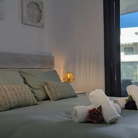 Poolside 2br Villamartin
