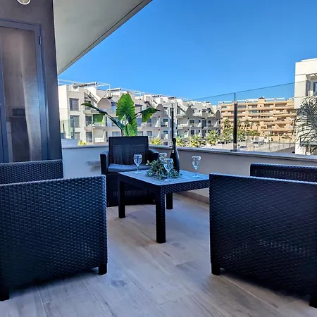 Poolside 2br Villamartin Apartment *