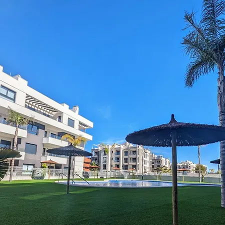 Poolside 2br Villamartin Apartment *