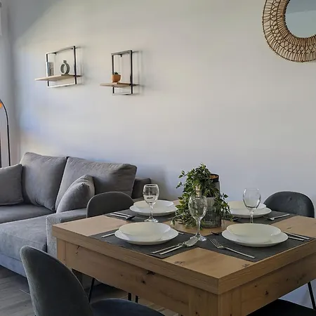 Poolside 2br Villamartin
